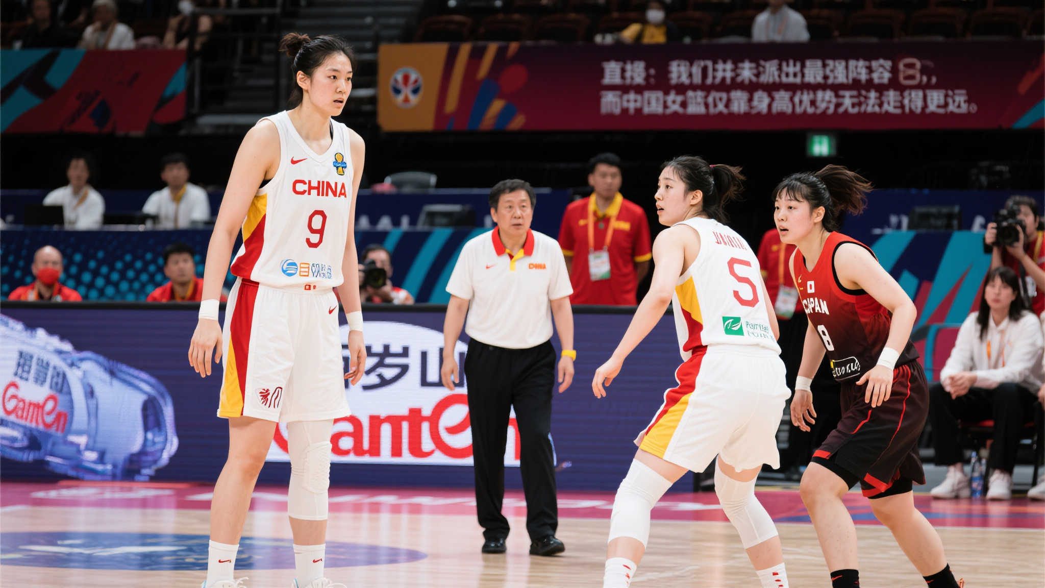 在国际篮球赛事中，中国女篮与日本队的一场较量尤为引