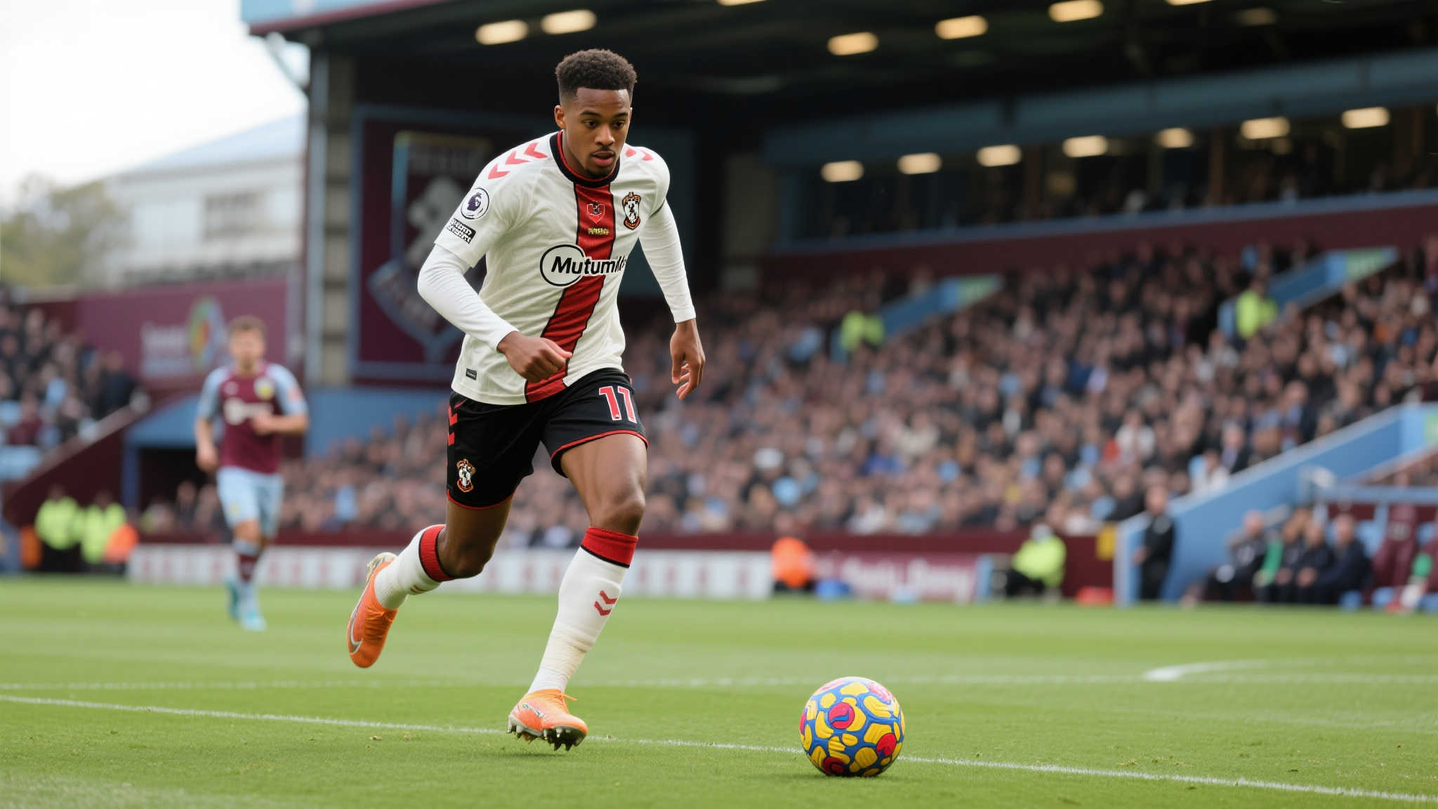 桑乔难在英超施展才华,重返德甲或成新机遇 对于技术型攻击手而言,从相较开放、空间充裕且速度稍